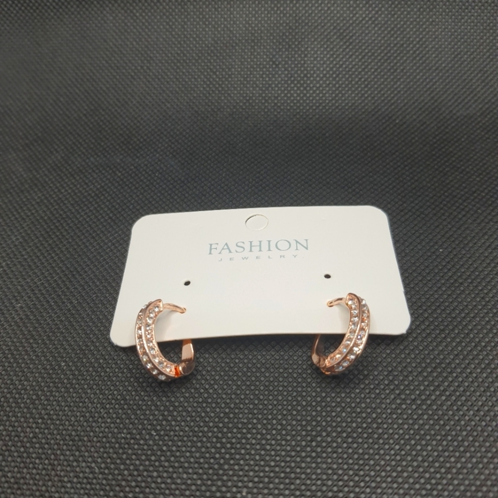 BEJEWELED rose gold hoops clasp earrings